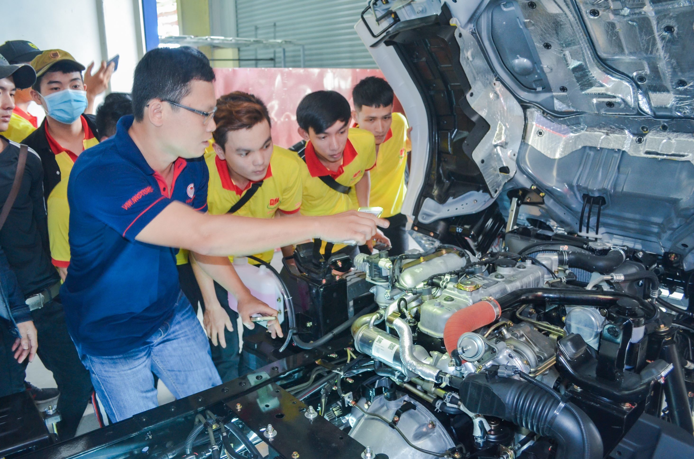 Ngành Công nghệ kỹ thuật ô tô: Học nghề vững tay, bắt nhịp xe điện - xe thông minh